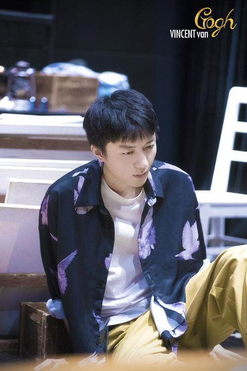 音乐剧梵高#在谈到如果未来不做音乐剧演员时可能会做什么,他开玩笑